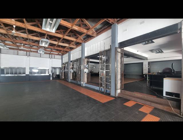 1,854M² RETAIL FOR SALE IN CHURCHILL ESTATE